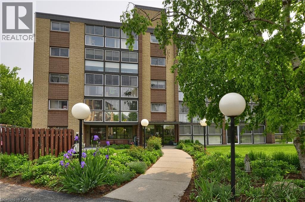 400 CHAMPLAIN Boulevard Unit# 404, Cambridge, Ontario