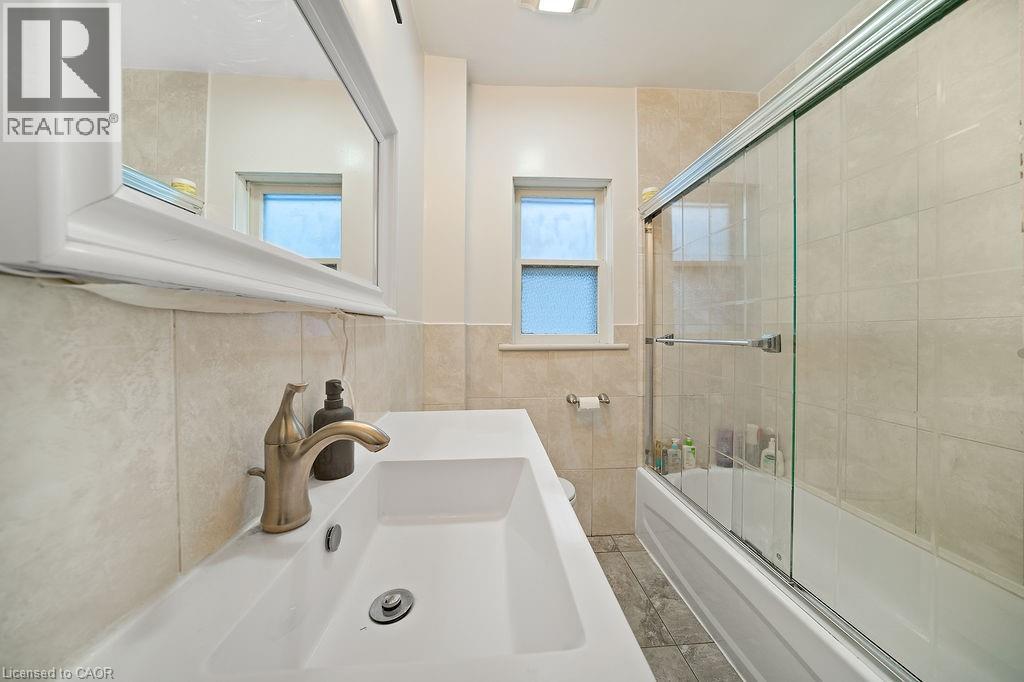 82 Whitney Avenue, Hamilton, Ontario  L8S 2G5 - Photo 14 - 40764975
