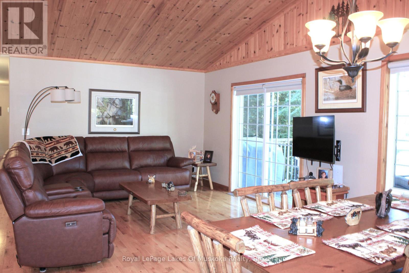 340 Wurm Road, Magnetawan, Ontario  P0A 1P0 - Photo 11 - X12379168