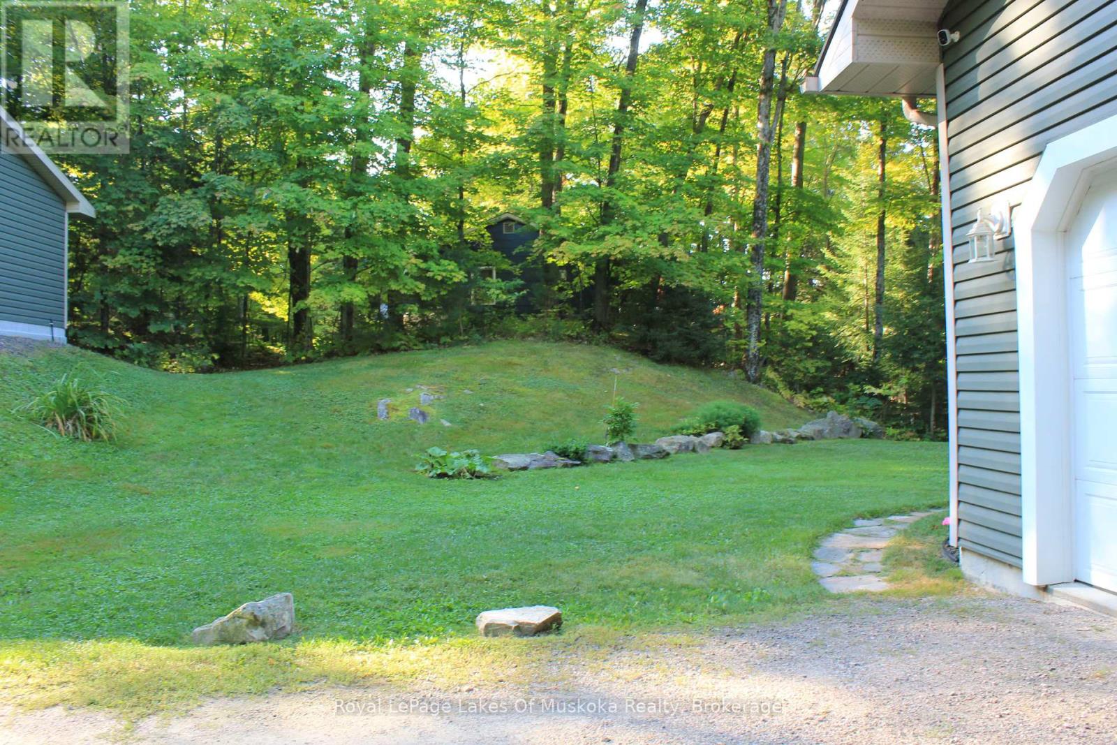 340 Wurm Road, Magnetawan, Ontario  P0A 1P0 - Photo 7 - X12379168