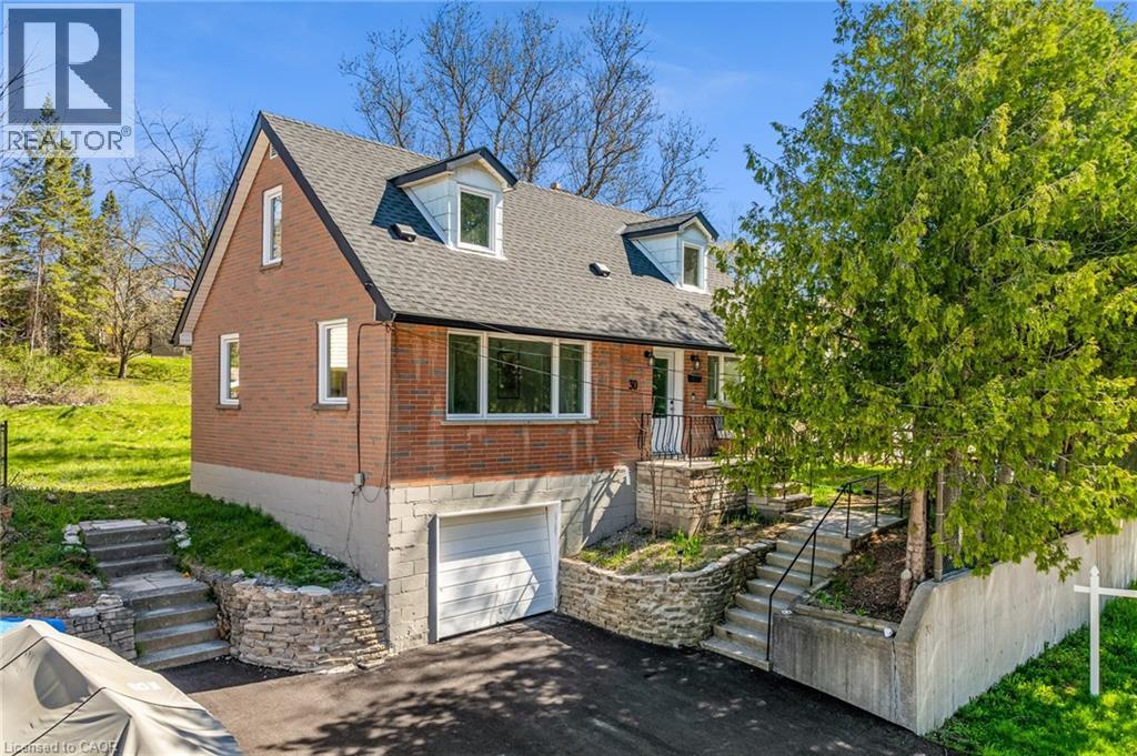 30 ANN Street, Dundas, Ontario