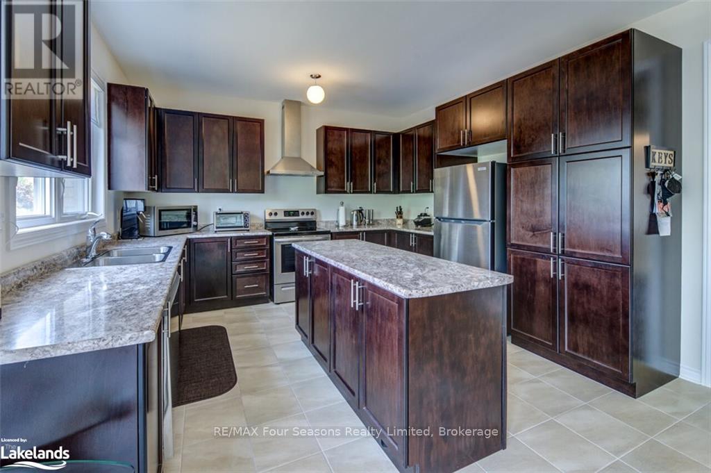 45 Mclean Avenue, Collingwood, Ontario  L9Y 3Z6 - Photo 11 - S12379955