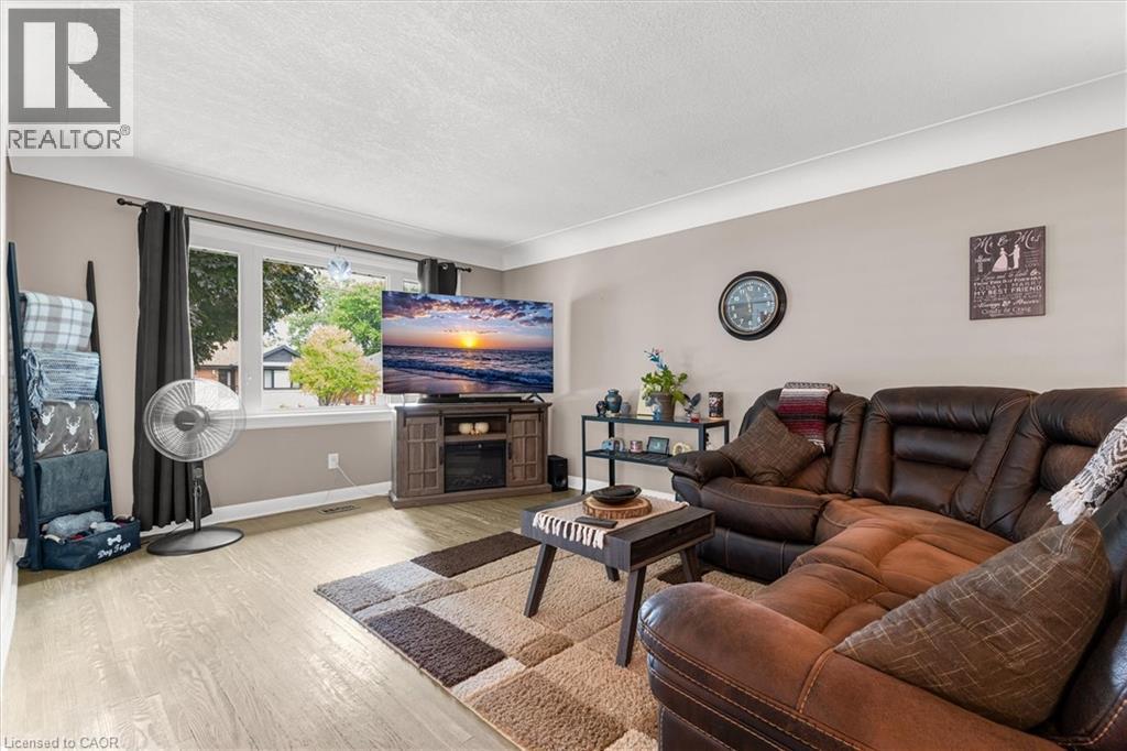 331 East 42nd Street, Hamilton, Ontario  L8T 3A6 - Photo 5 - 40763290