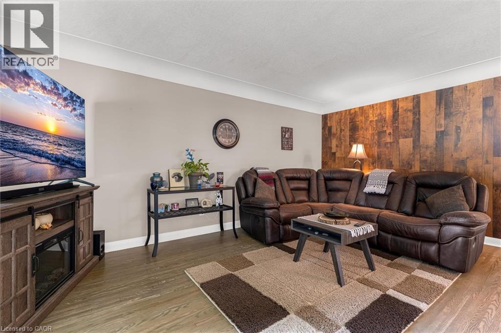 331 East 42nd Street, Hamilton, Ontario  L8T 3A6 - Photo 6 - 40763290