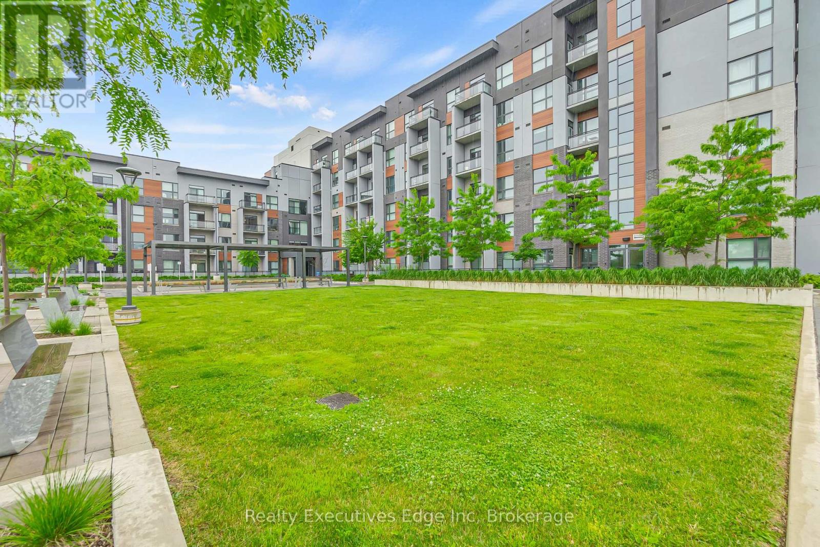 304 - 50 Kaitting Trail, Oakville, Ontario  L6M 5N3 - Photo 3 - W12380846