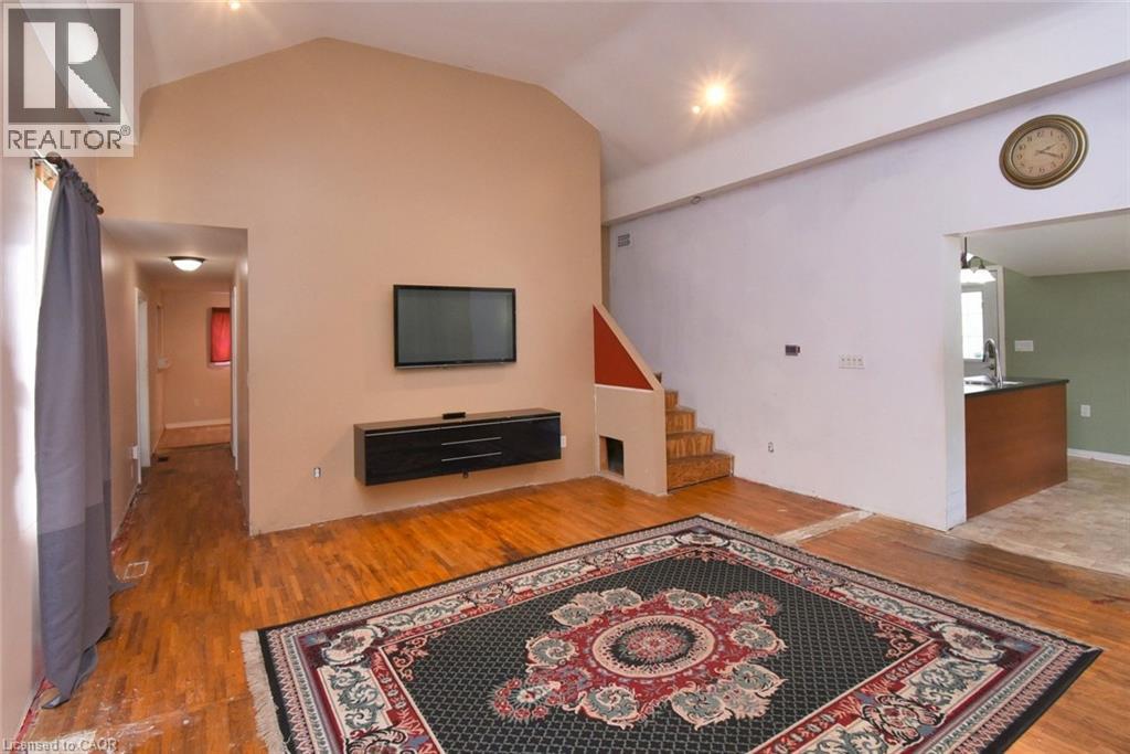 139 Chestnut Avenue, Brantford, Ontario  N3T 4C8 - Photo 2 - 40766009