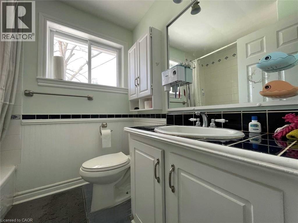 5433 Spruce Avenue, Burlington, Ontario  L7L 1N8 - Photo 11 - 40765868