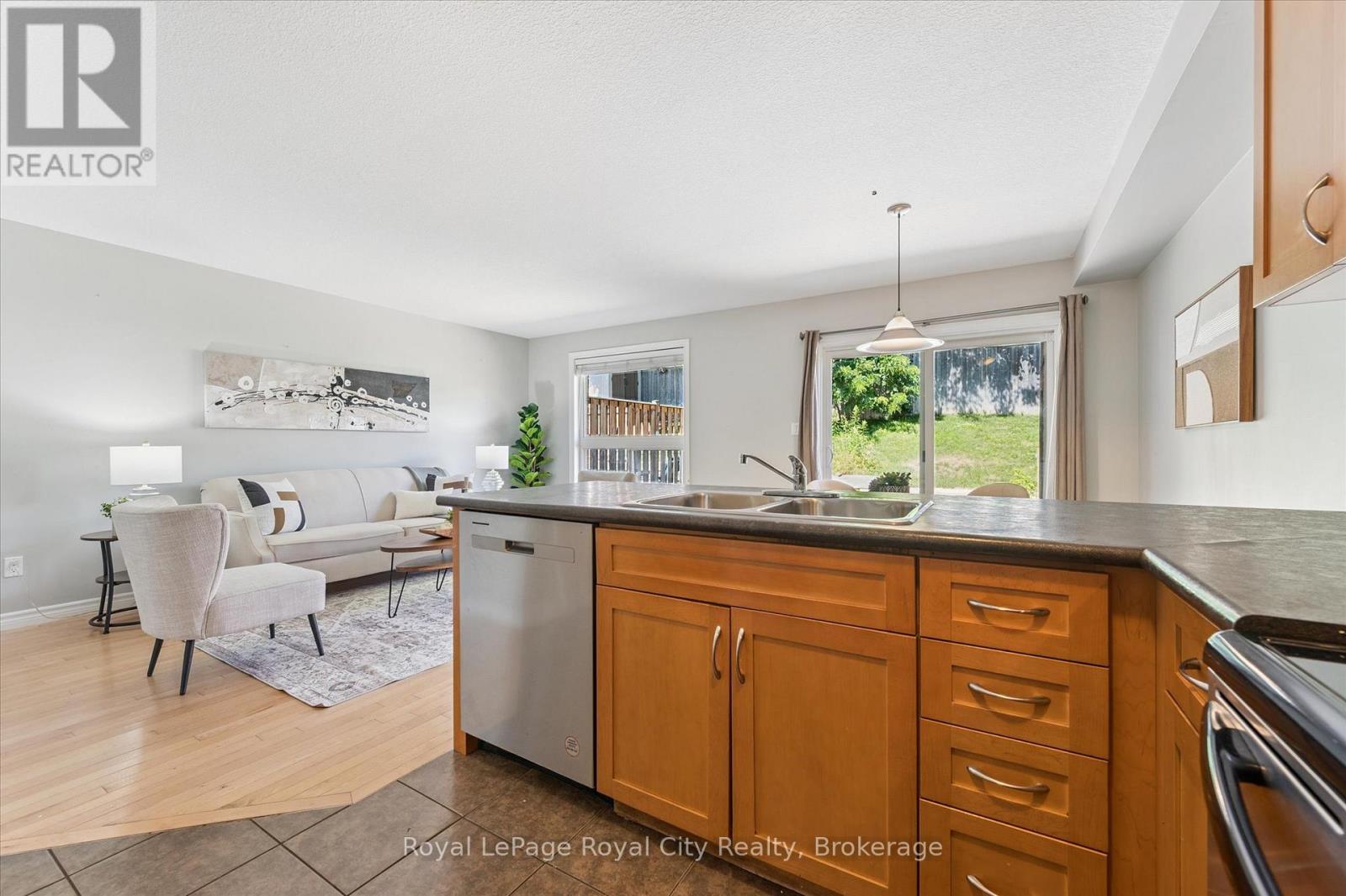 158 KEMP CRESCENT, Guelph, Ontario