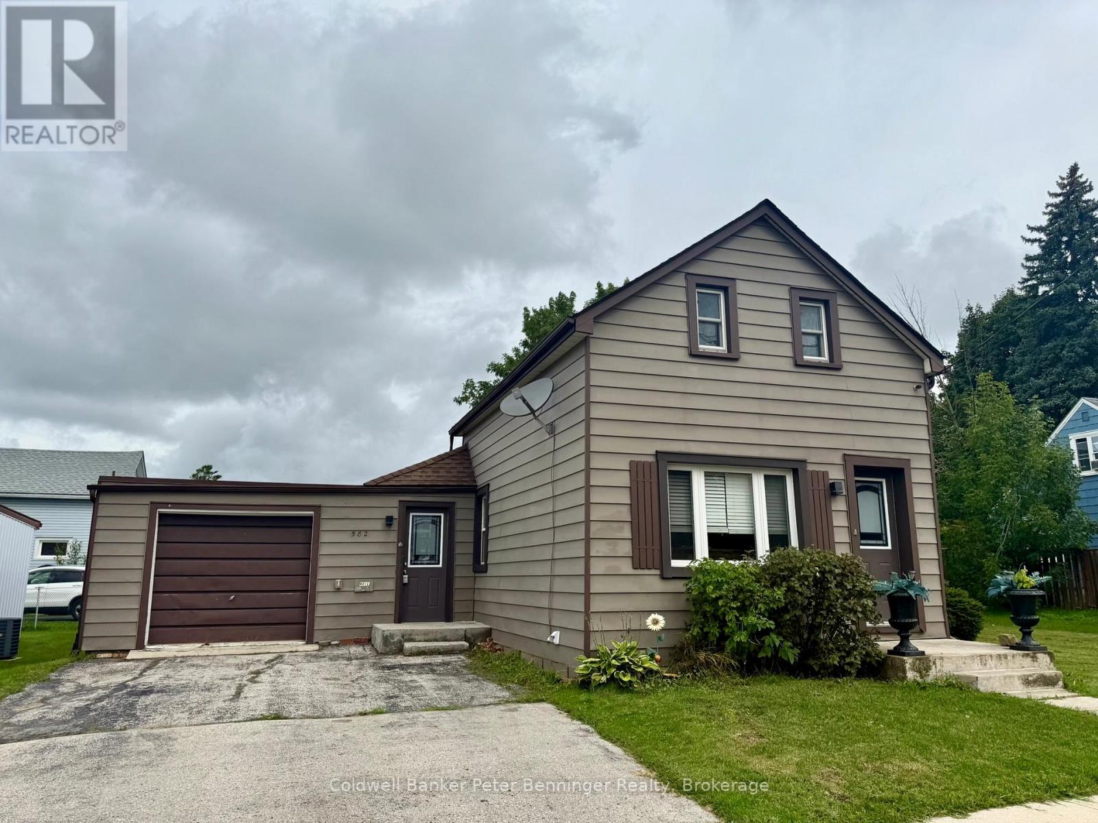 582 9TH STREET, Hanover, Ontario