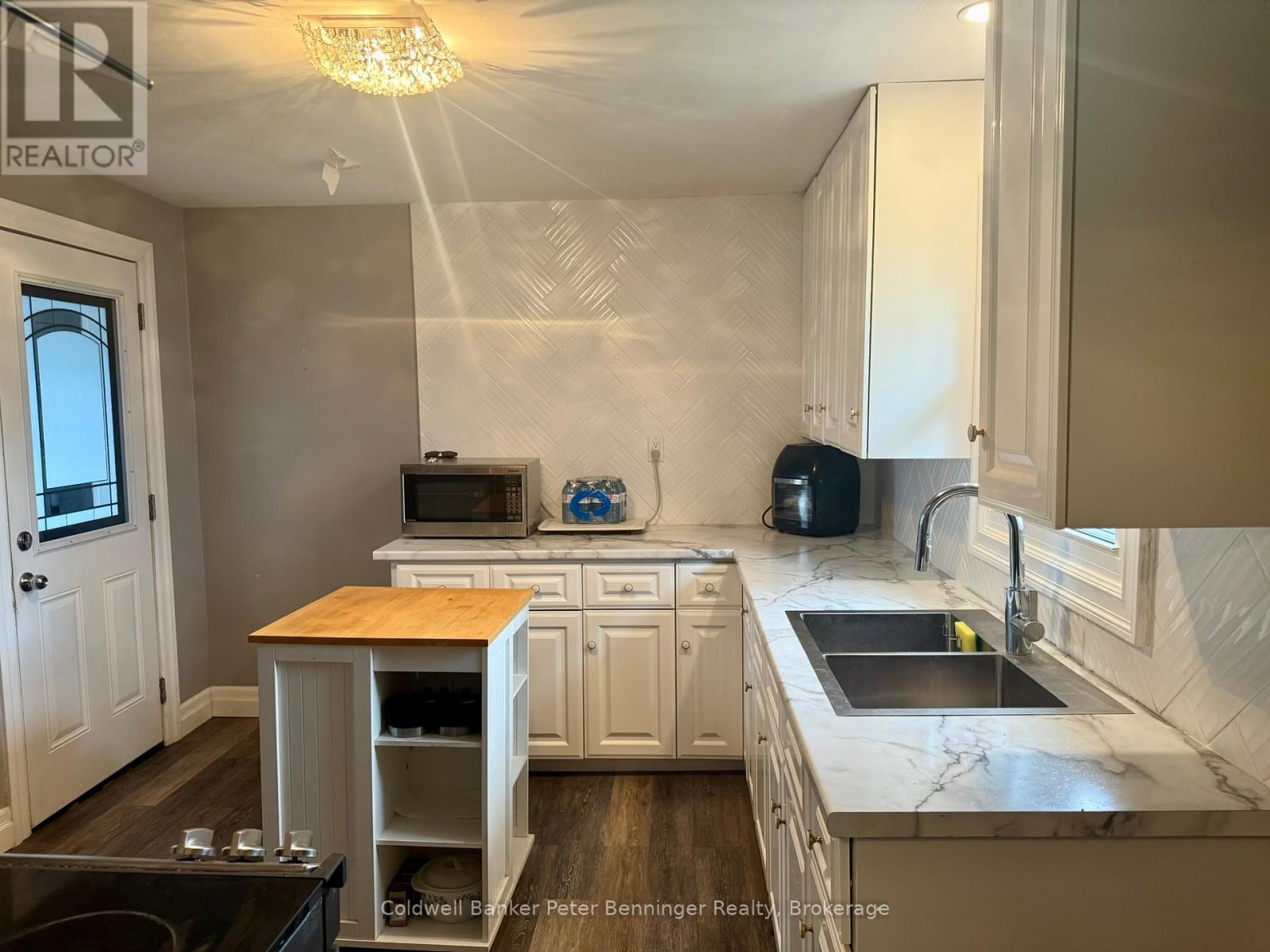 582 9th Street, Hanover, Ontario  N4N 1M6 - Photo 10 - X12381873