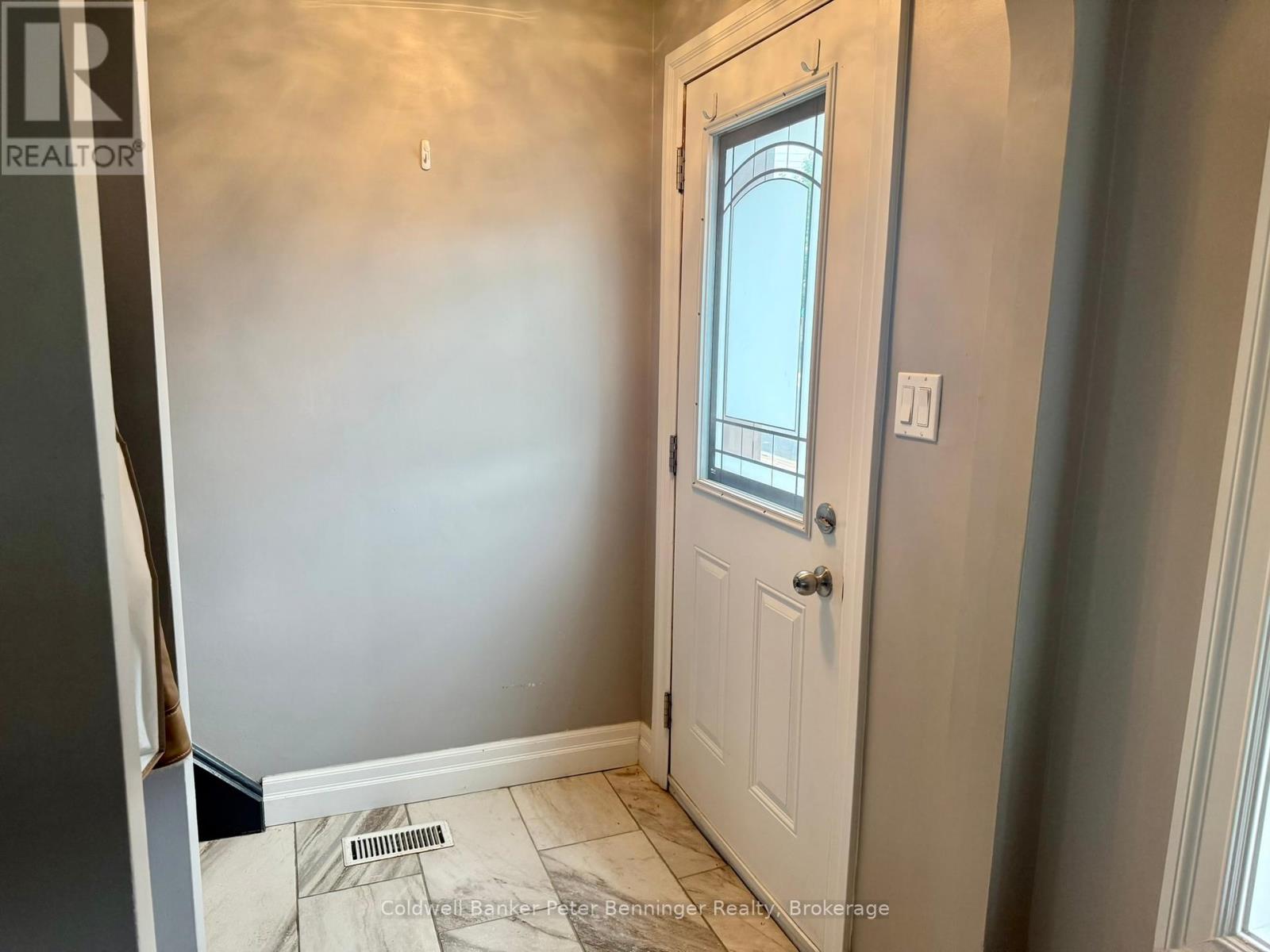 582 9th Street, Hanover, Ontario  N4N 1M6 - Photo 2 - X12381873