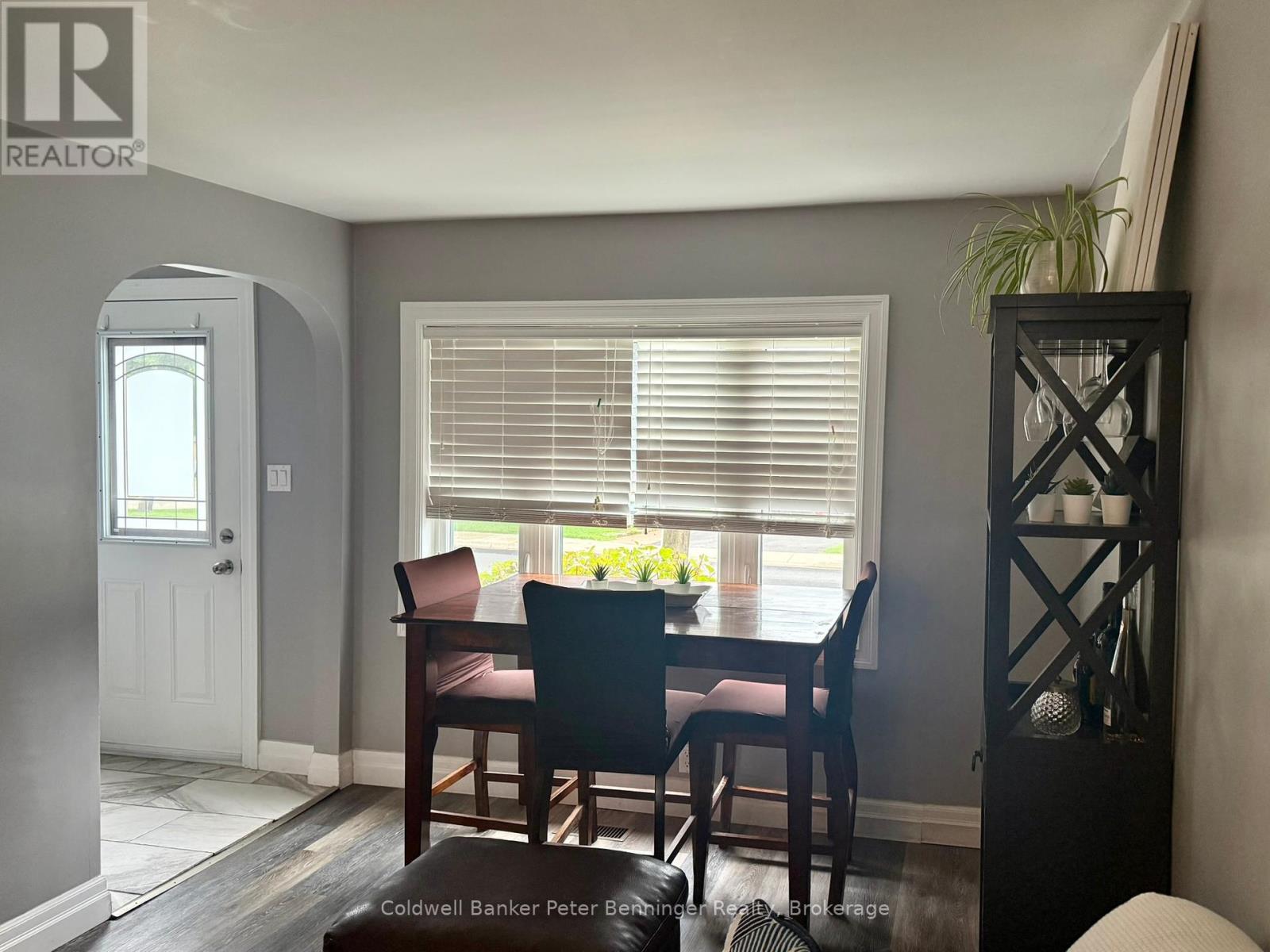 582 9th Street, Hanover, Ontario  N4N 1M6 - Photo 3 - X12381873