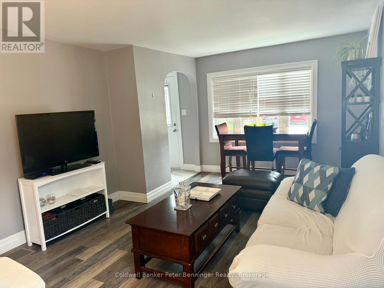 582 9th Street, Hanover, Ontario  N4N 1M6 - Photo 6 - X12381873