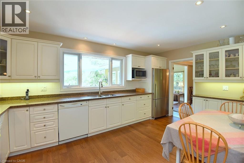 219 Strathcona Drive, Burlington, Ontario  L7L 2C7 - Photo 11 - 40764895