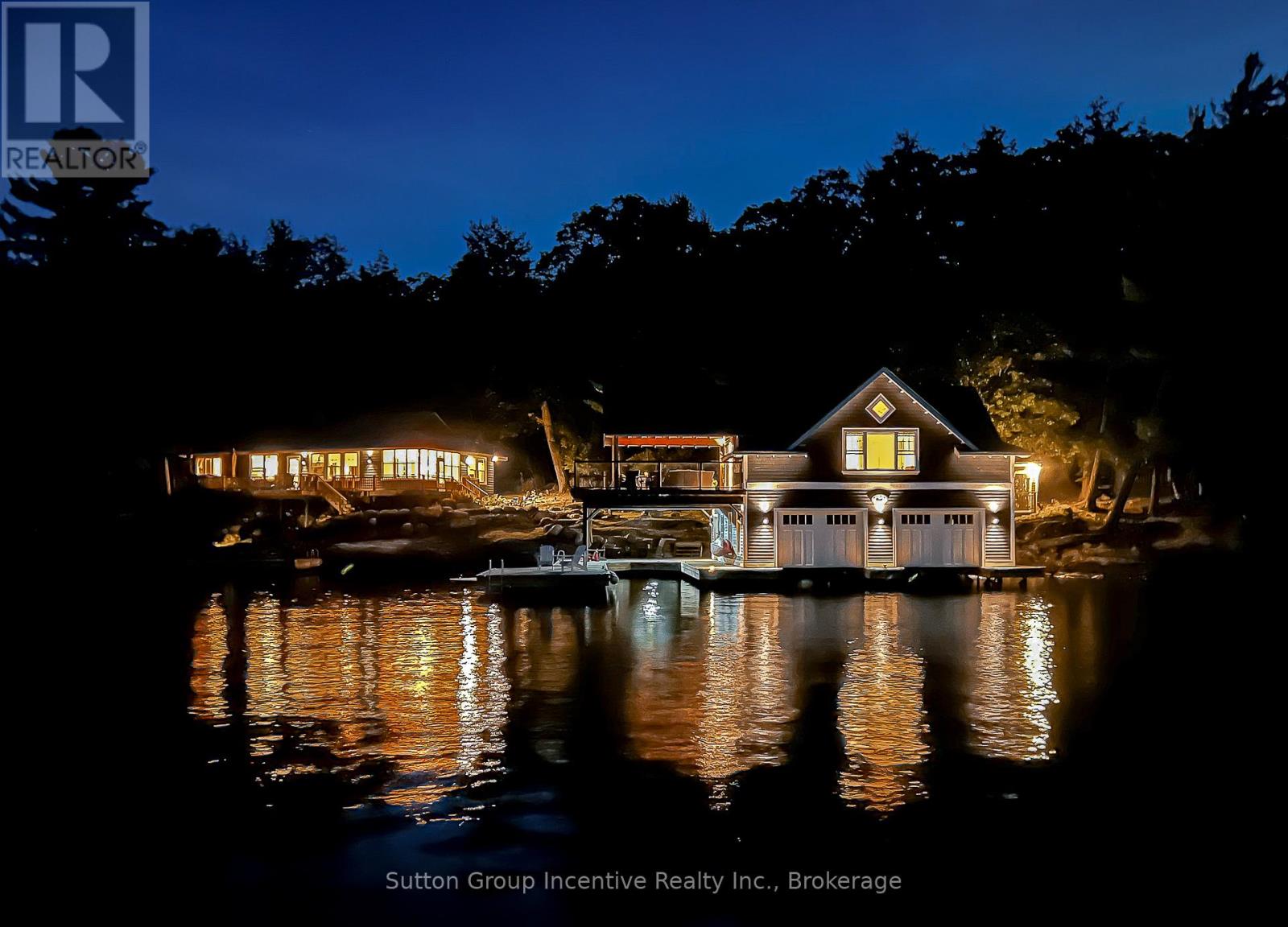 12 OUNO ISLAND, Muskoka Lakes, Ontario