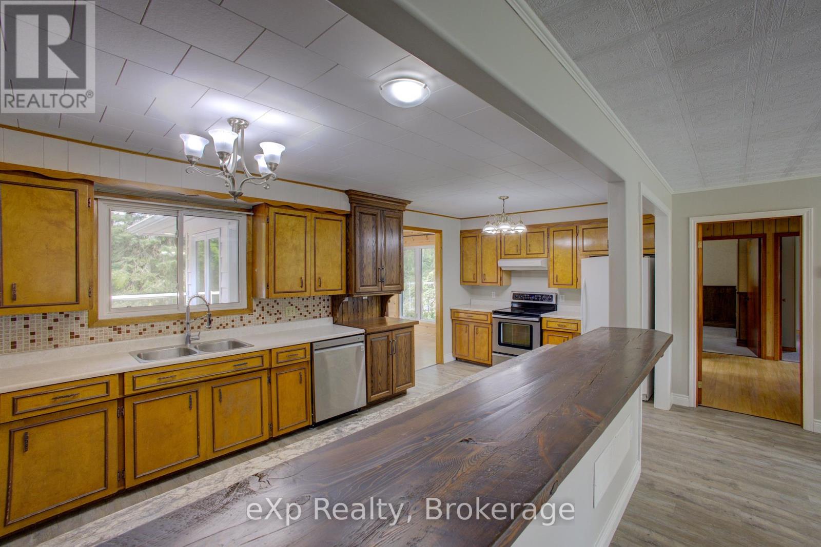 2033 Mill Street, Howick, Ontario  N0G 1X0 - Photo 8 - X12382289