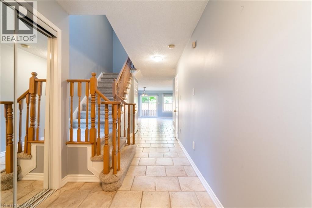 2022 Atkinson Drive Unit# 11, Burlington, Ontario  L7M 4H6 - Photo 5 - 40766251