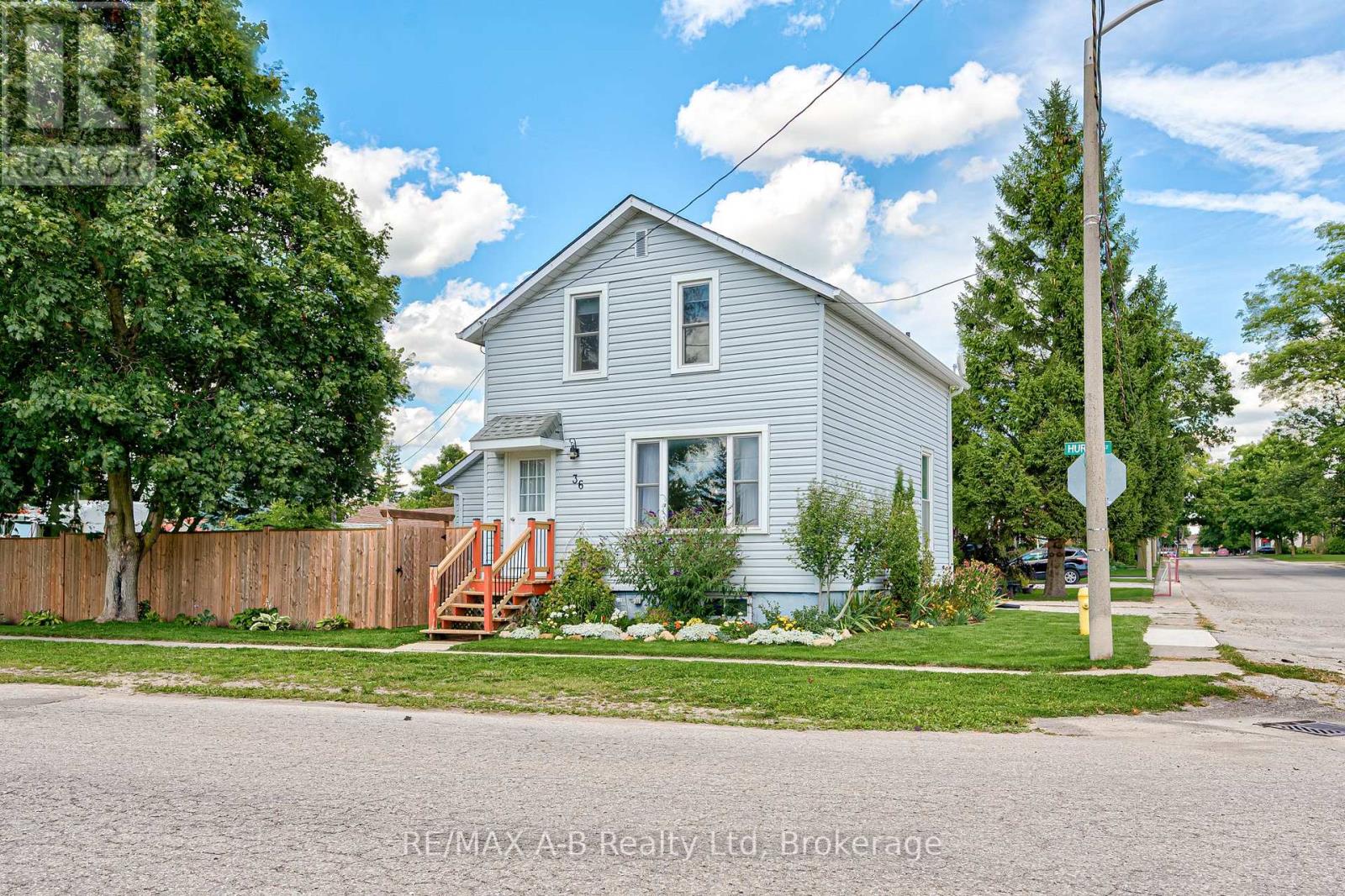 36 Huron Street, Huron East, Ontario  N0K 1W0 - Photo 2 - X12382696
