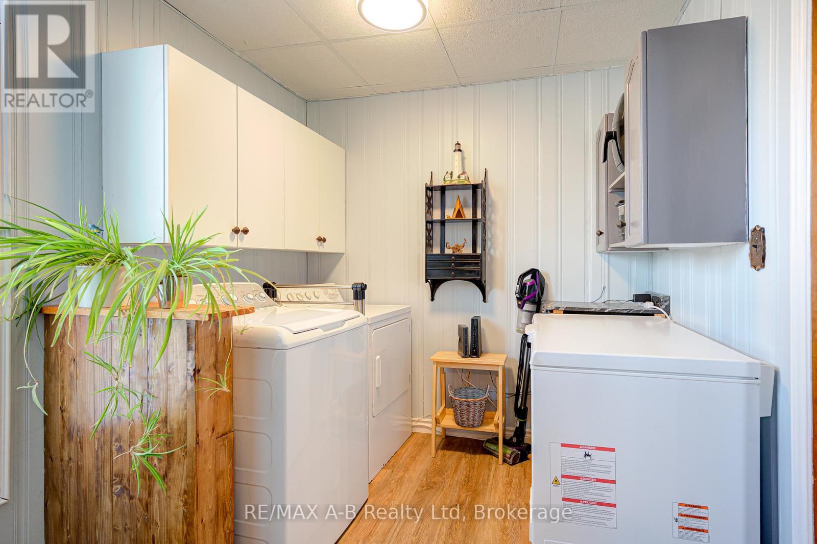36 Huron Street, Huron East, Ontario  N0K 1W0 - Photo 23 - X12382696
