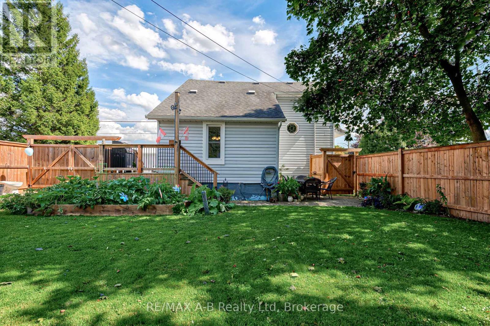36 Huron Street, Huron East, Ontario  N0K 1W0 - Photo 35 - X12382696