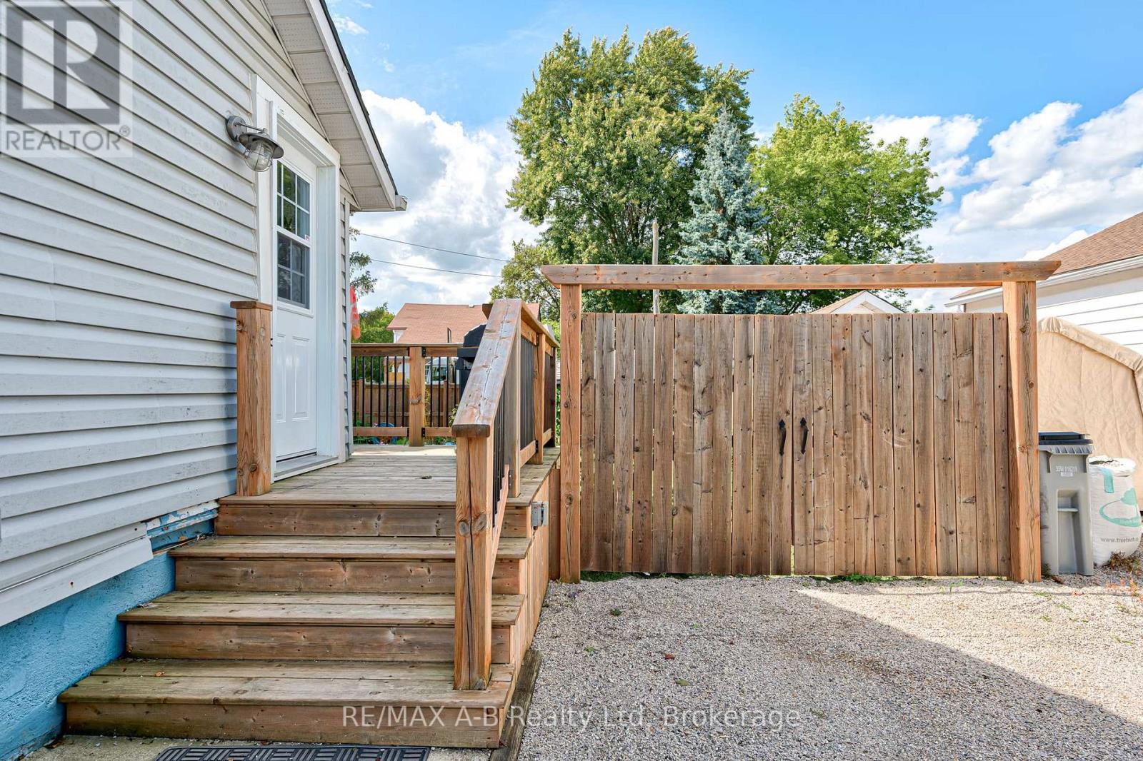 36 Huron Street, Huron East, Ontario  N0K 1W0 - Photo 6 - X12382696