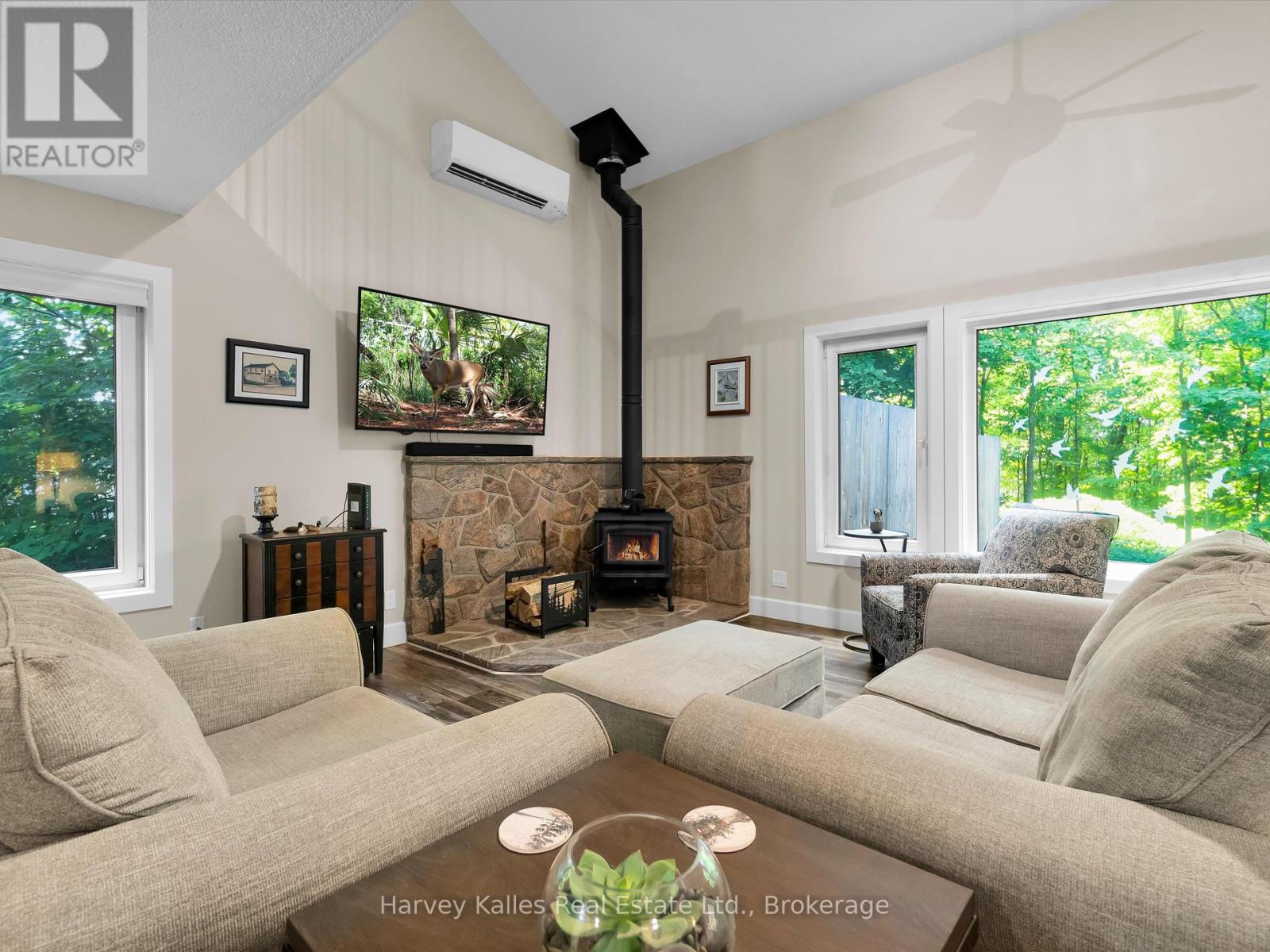 15 VICTORIA STREET, Seguin, Ontario