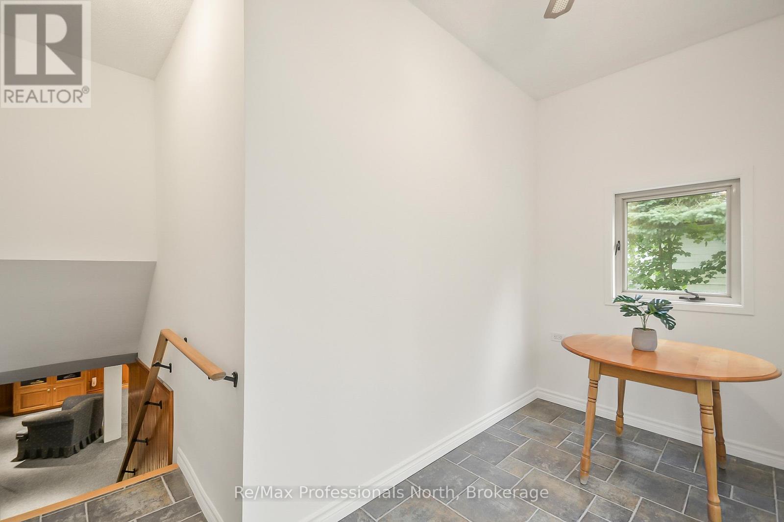 655 Mary Street N, Gravenhurst, Ontario  P1P 1E8 - Photo 13 - X12383068