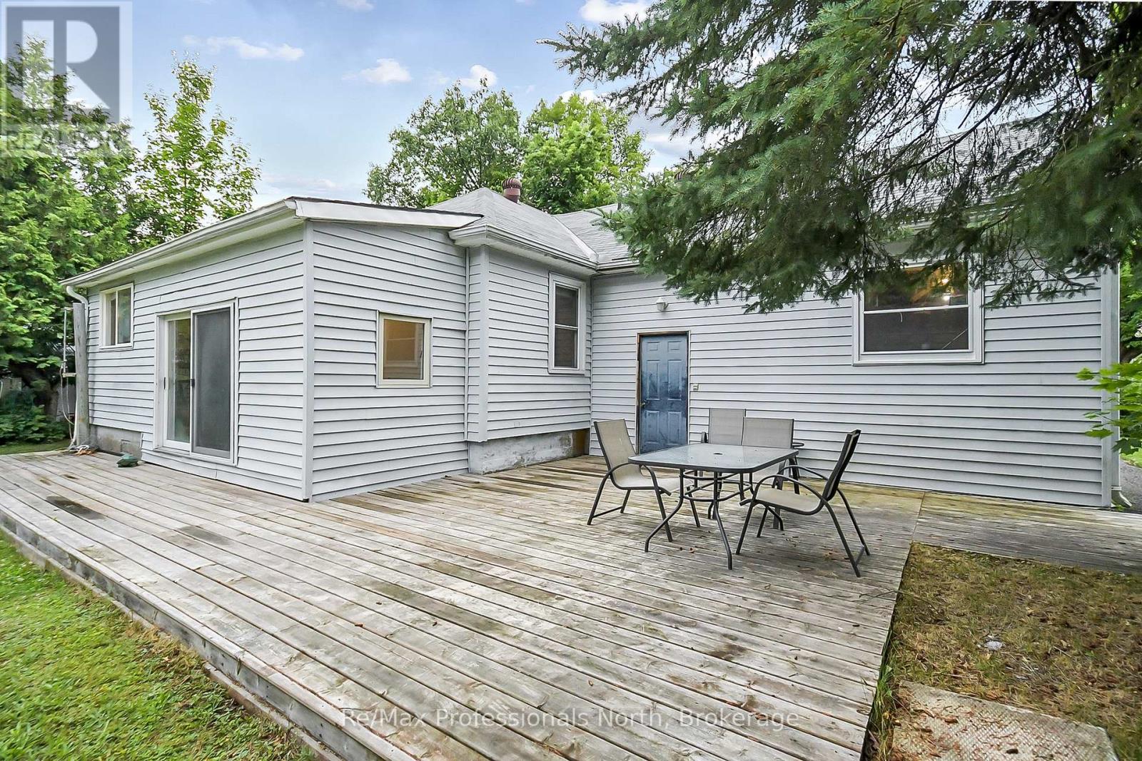 655 Mary Street N, Gravenhurst, Ontario  P1P 1E8 - Photo 20 - X12383068