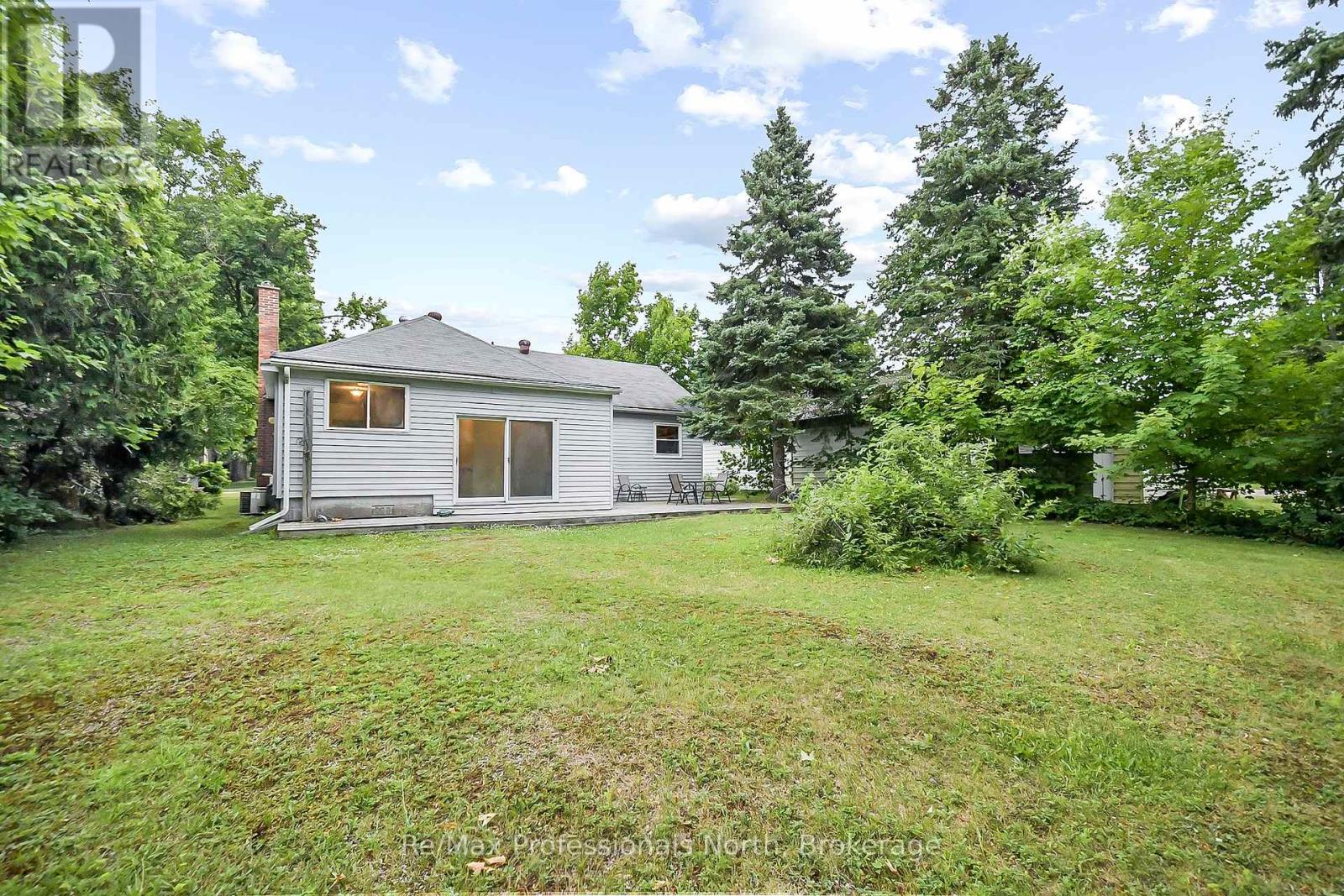 655 Mary Street N, Gravenhurst, Ontario  P1P 1E8 - Photo 22 - X12383068