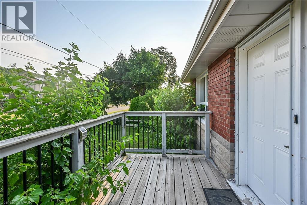 17 Brierwood Avenue, Grimsby, Ontario  L3M 1J5 - Photo 6 - 40766069