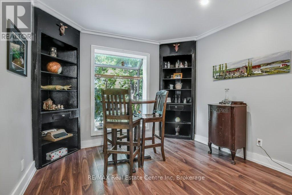 207 Waterloo Avenue, Guelph, Ontario  N1H 3J4 - Photo 10 - X12383129