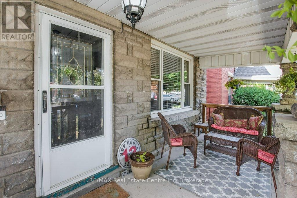 207 Waterloo Avenue, Guelph, Ontario  N1H 3J4 - Photo 3 - X12383129
