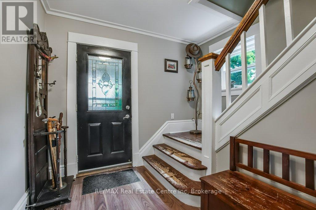 207 Waterloo Avenue, Guelph, Ontario  N1H 3J4 - Photo 4 - X12383129
