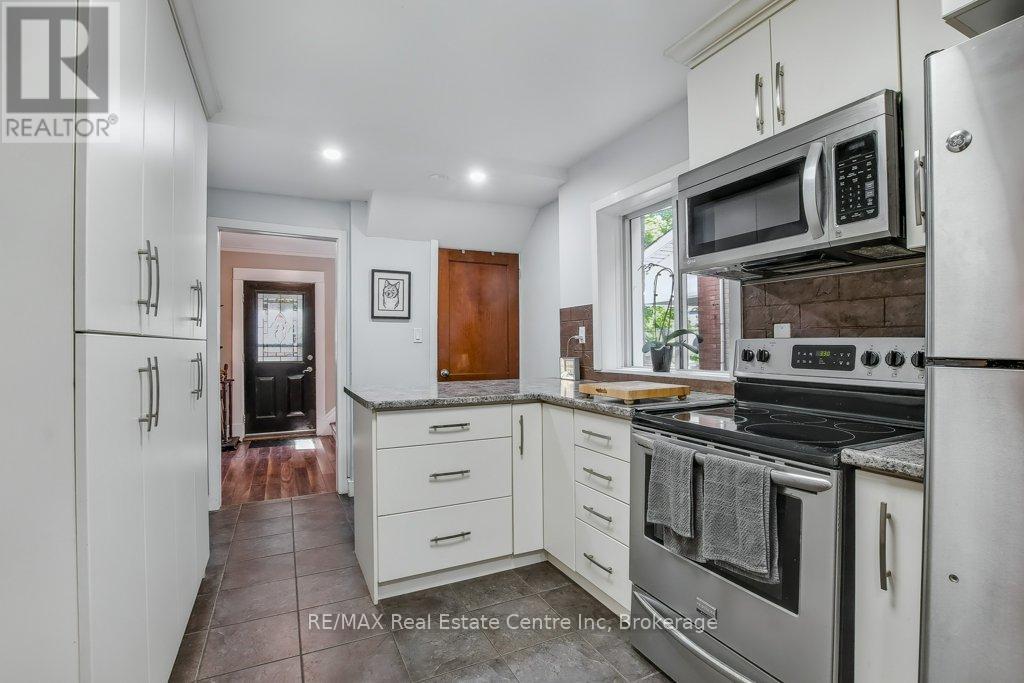 207 Waterloo Avenue, Guelph, Ontario  N1H 3J4 - Photo 9 - X12383129
