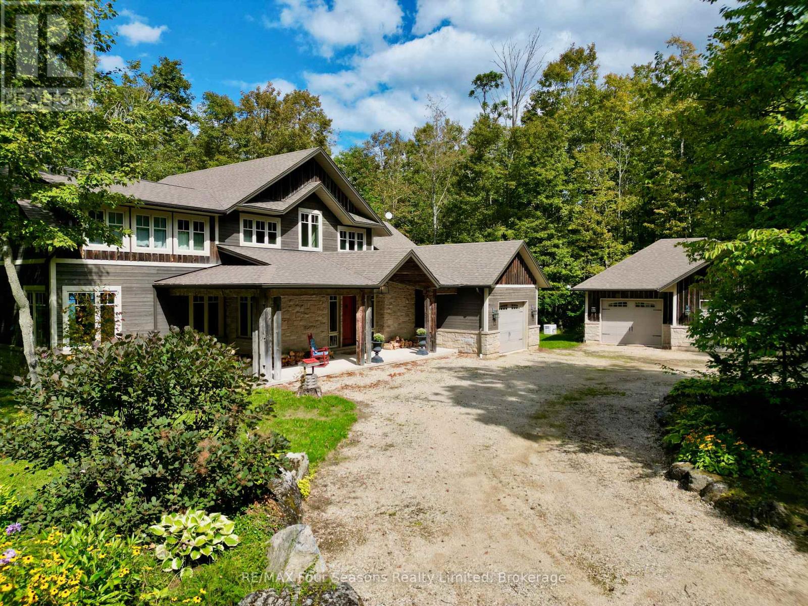 177 Osprey Heights, Grey Highlands, Ontario  N0C 1M0 - Photo 2 - X12383249