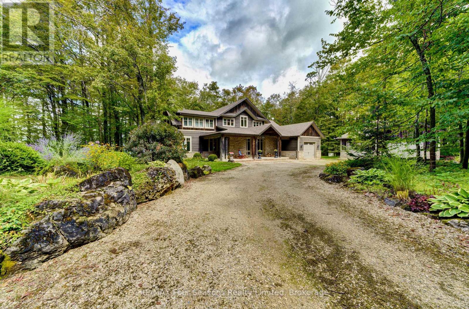 177 Osprey Heights, Grey Highlands, Ontario  N0C 1M0 - Photo 3 - X12383249