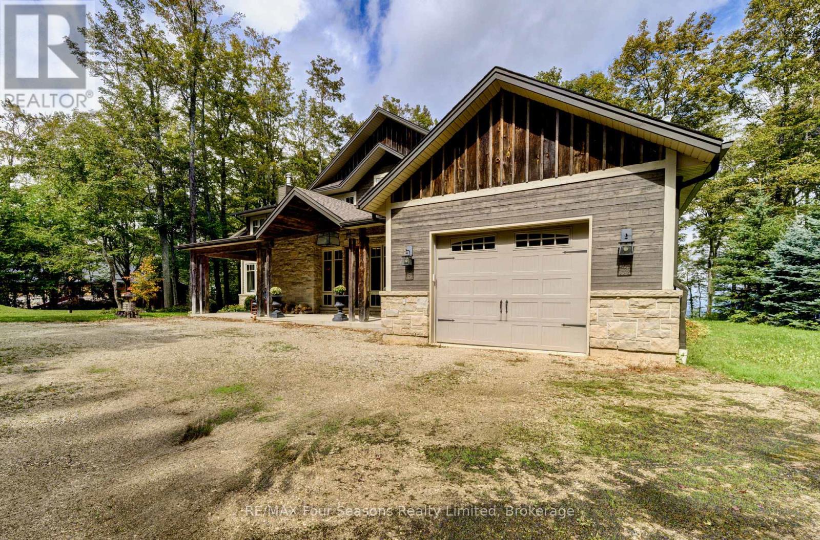177 Osprey Heights, Grey Highlands, Ontario  N0C 1M0 - Photo 4 - X12383249