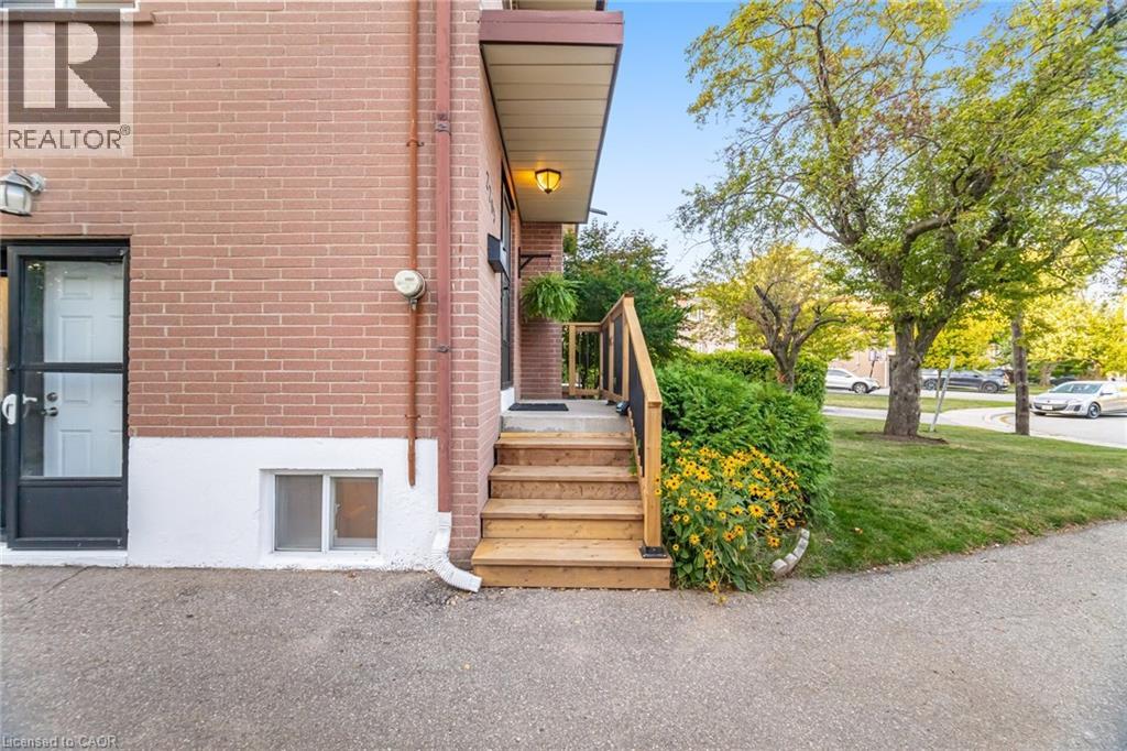 2295 Barclay Road, Burlington, Ontario  L7R 2B7 - Photo 4 - 40765834