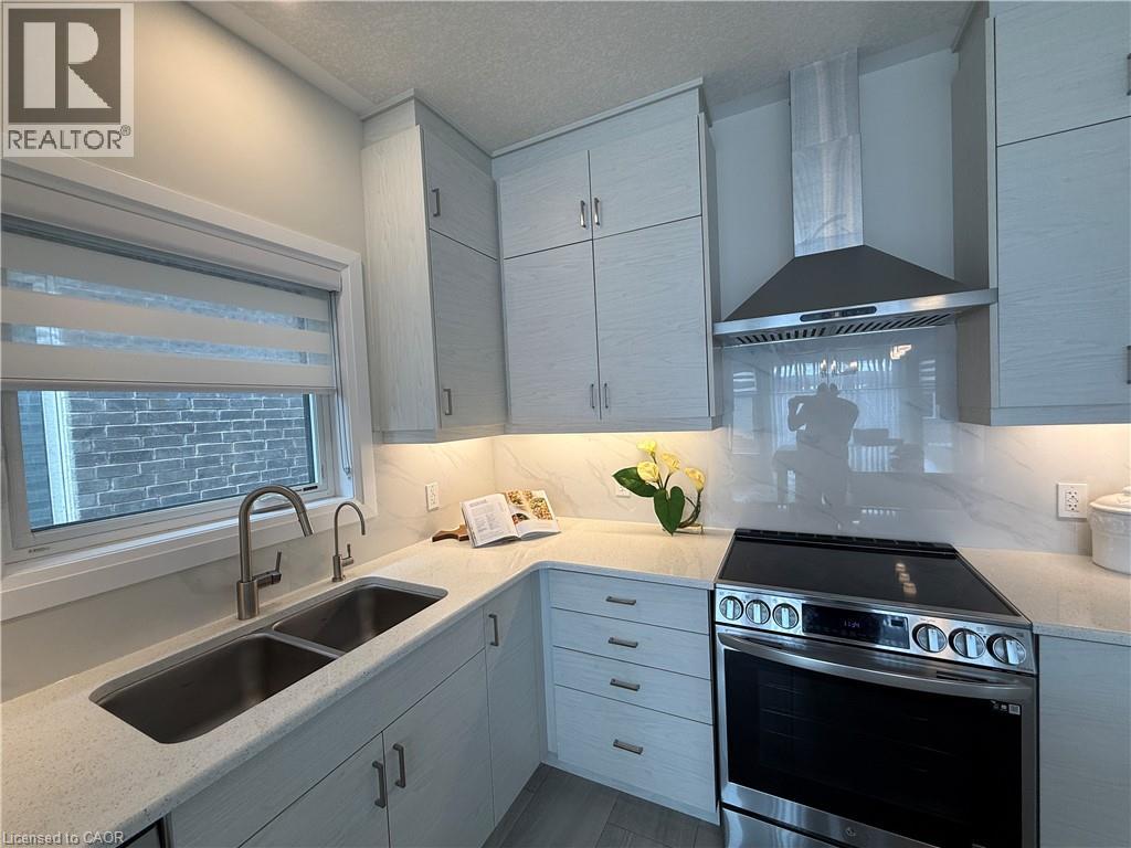 296 Chokecherry Crescent Crescent, Waterloo, Ontario  N2V 0H1 - Photo 14 - 40766572
