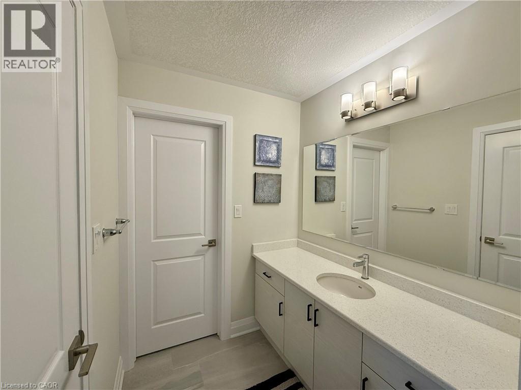 296 Chokecherry Crescent Crescent, Waterloo, Ontario  N2V 0H1 - Photo 34 - 40766572