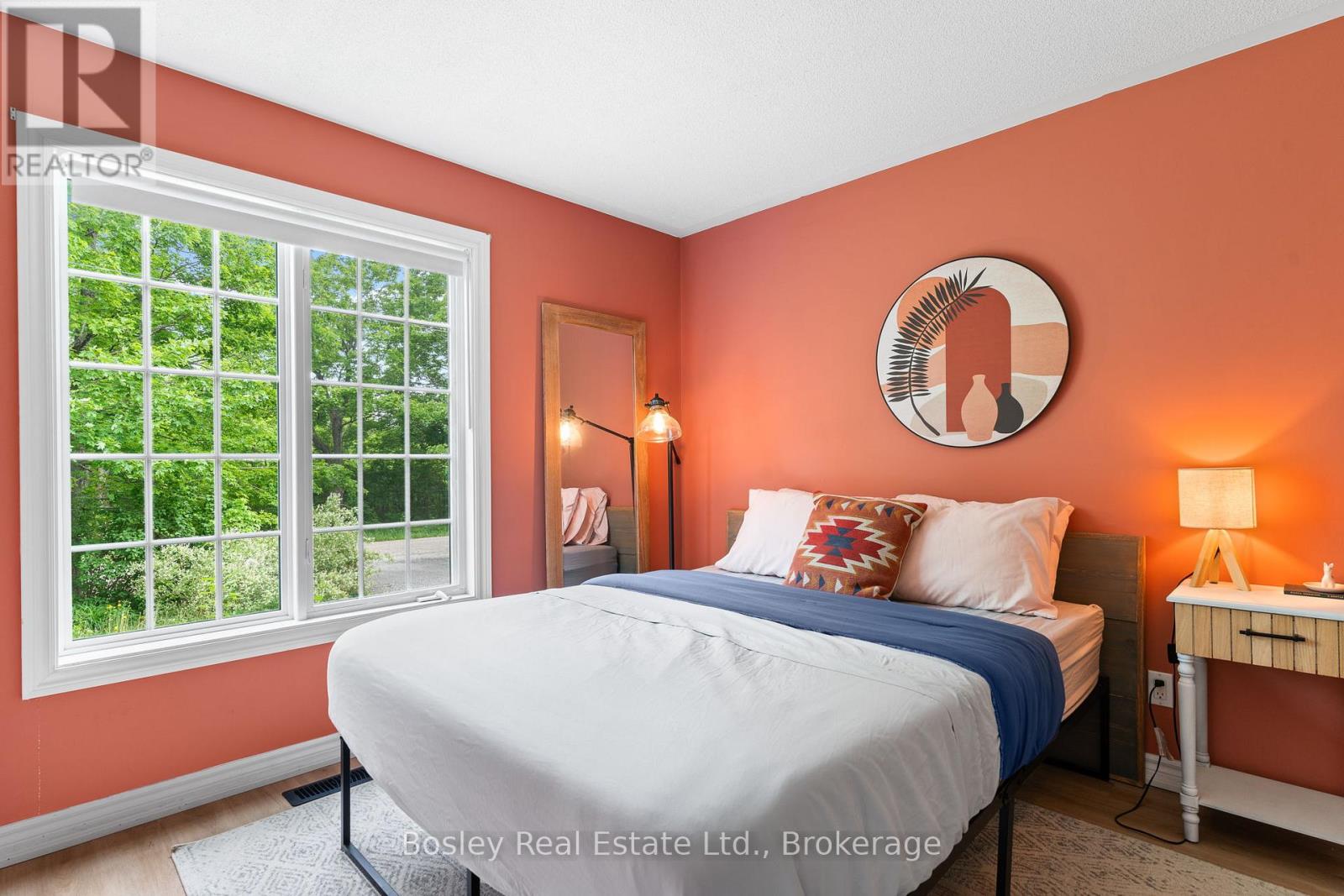 136 Maple Lane, Blue Mountains, Ontario  N0H 2E0 - Photo 25 - X12383580