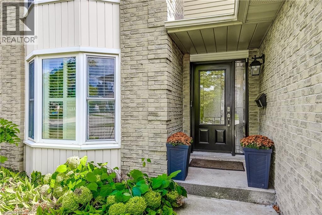 2212 Melissa Crescent, Burlington, Ontario  L7P 4J7 - Photo 3 - 40766423