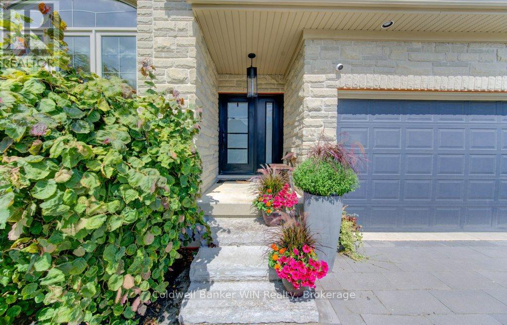 422 Rideau River Street, Waterloo, Ontario  N2V 2Y4 - Photo 2 - X12384723