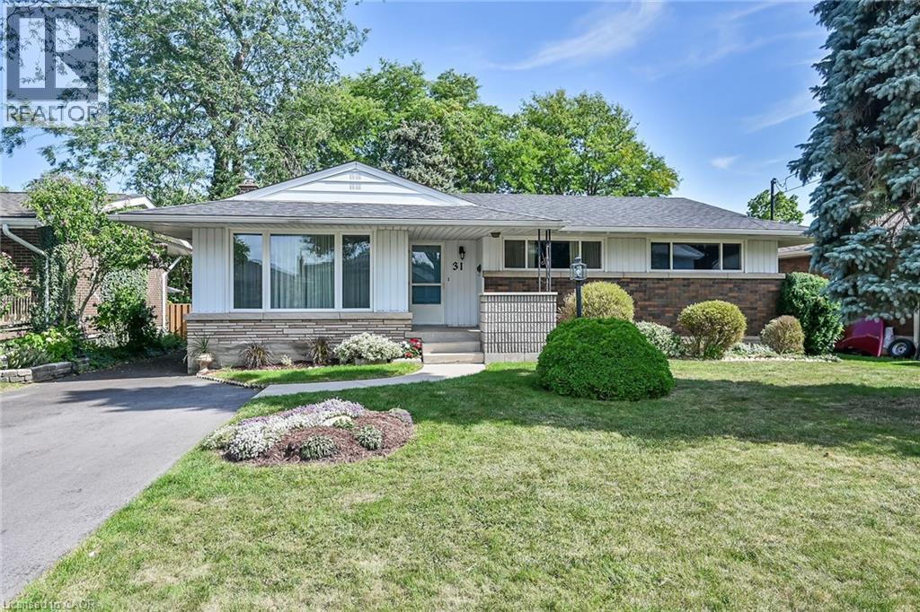 31 BELAIR Drive, Hamilton, Ontario