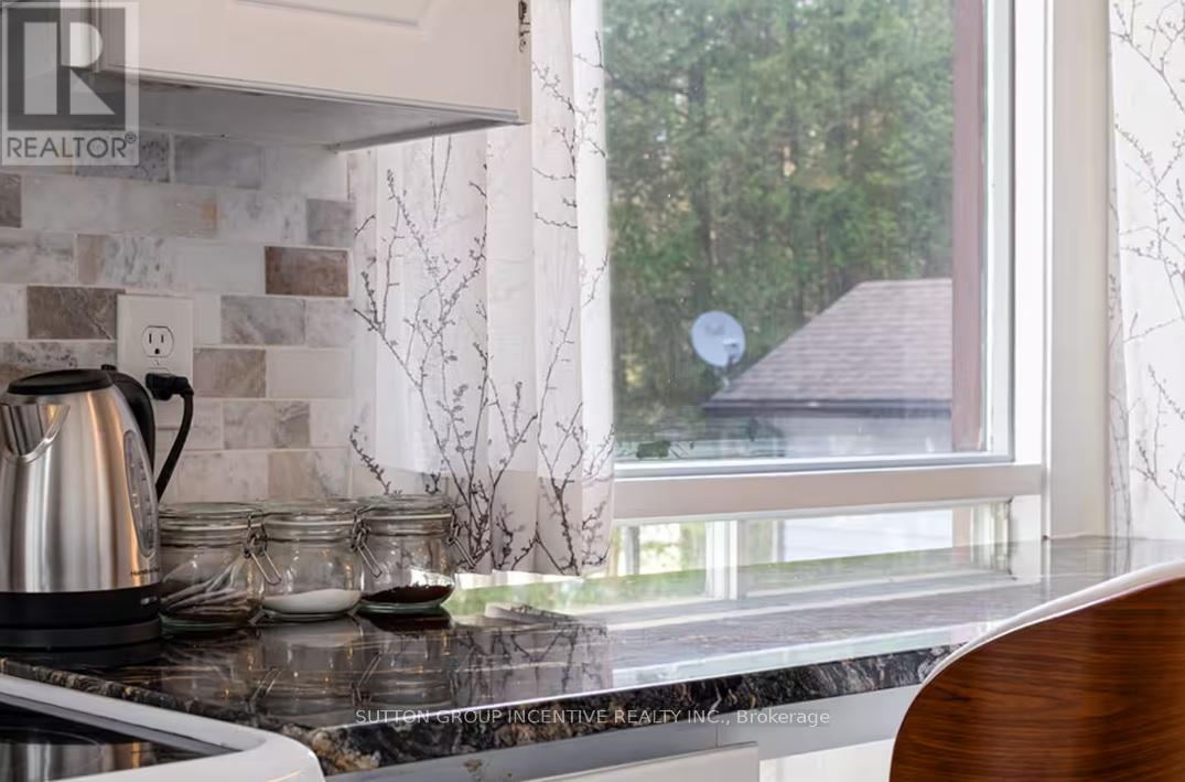 222 Wiles Lane, Grey Highlands, Ontario  N0C 1E0 - Photo 9 - X12373776