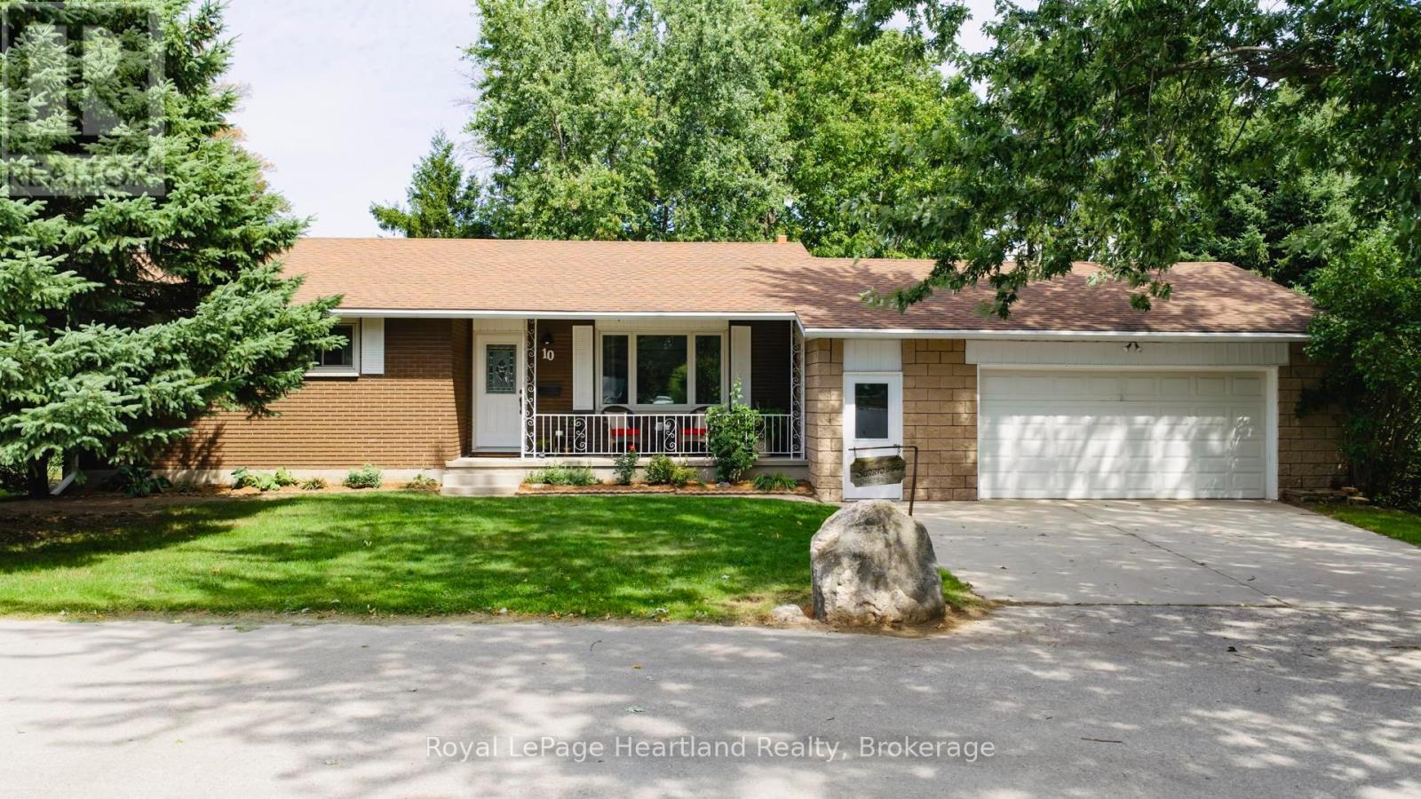 10 BISSETT COURT, Goderich, Ontario