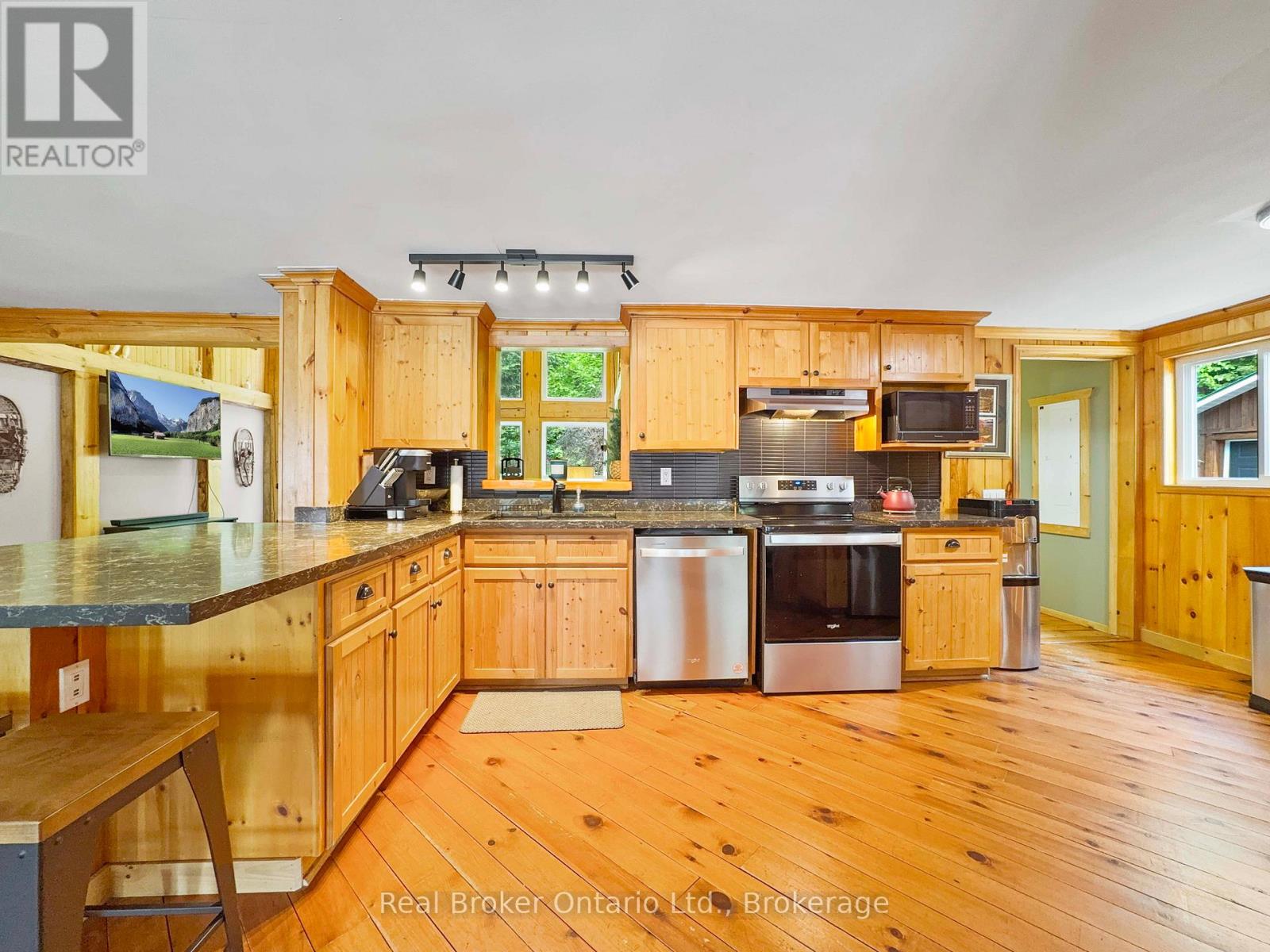31 Fowke Lake Road, Parry Sound Remote Area, Ontario  P0A 1X0 - Photo 11 - X12385437