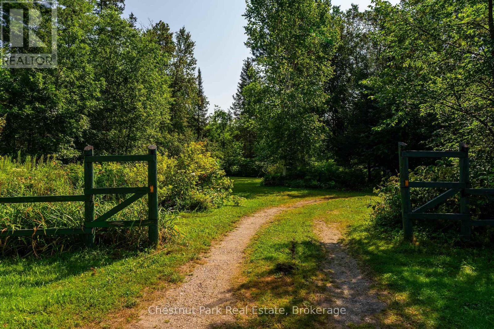 1 & 5 Barrie Street, Sundridge, Ontario  P0A 1Z0 - Photo 38 - X12385500