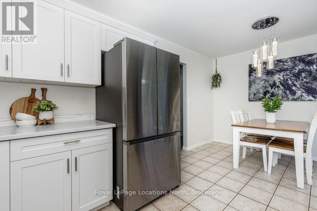 115 58th Street S, Wasaga Beach, Ontario  L9Z 2Z1 - Photo 11 - S12385604