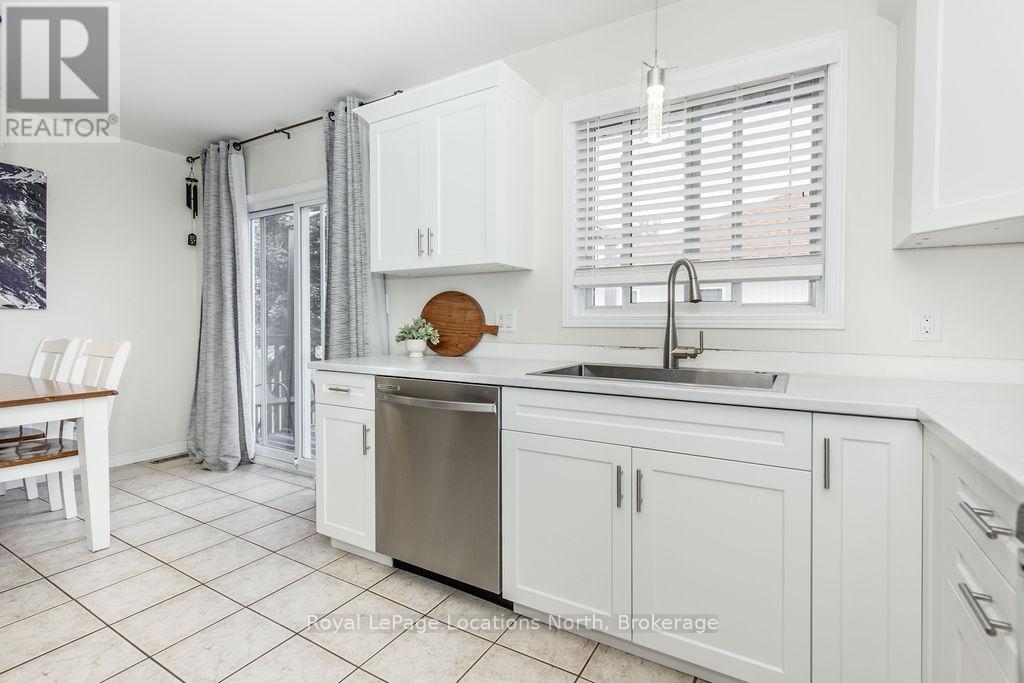 115 58th Street S, Wasaga Beach, Ontario  L9Z 2Z1 - Photo 12 - S12385604